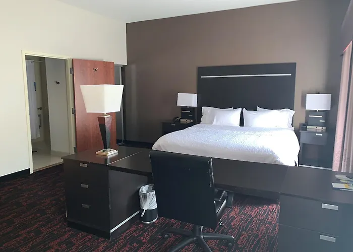 Hampton & Tulsa/tulsa Hills Hotel 3*