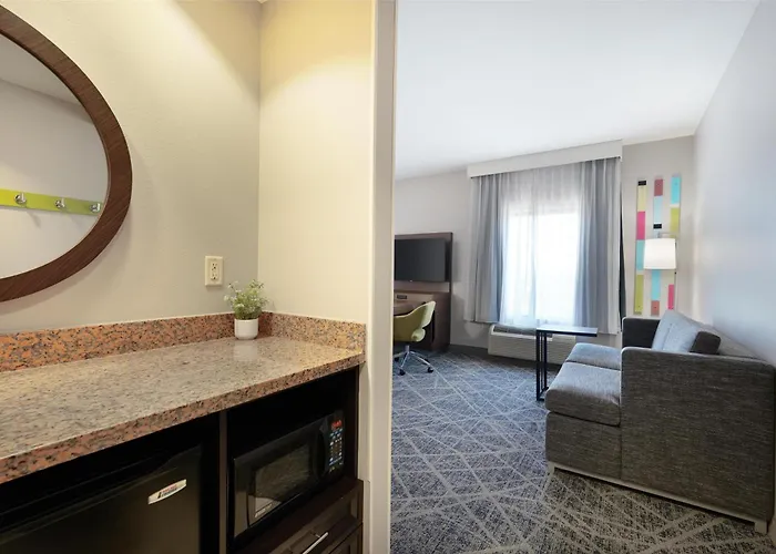 Hampton & Tulsa/tulsa Hills Hotel 3*