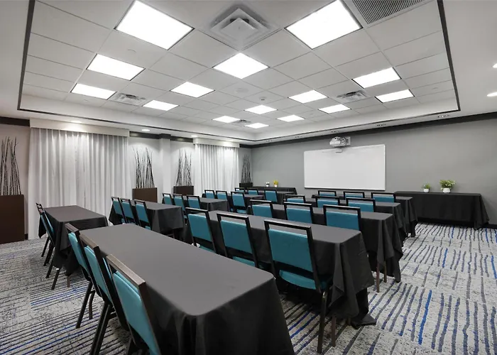 Hotel Hampton & Tulsa/tulsa Hills 3*